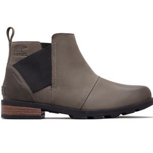 Sorel Emelie Chelsea Boots size 9 Canvas, Leather, Rubber